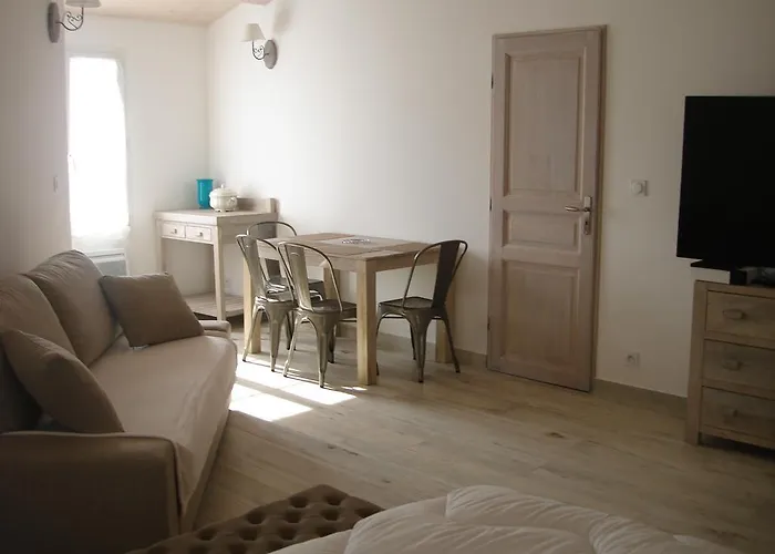 Locations Ile De Re * Sainte-Marie-de-Ré